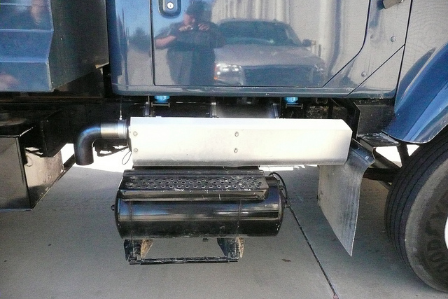 File:Dpf removal service 3943.jpg